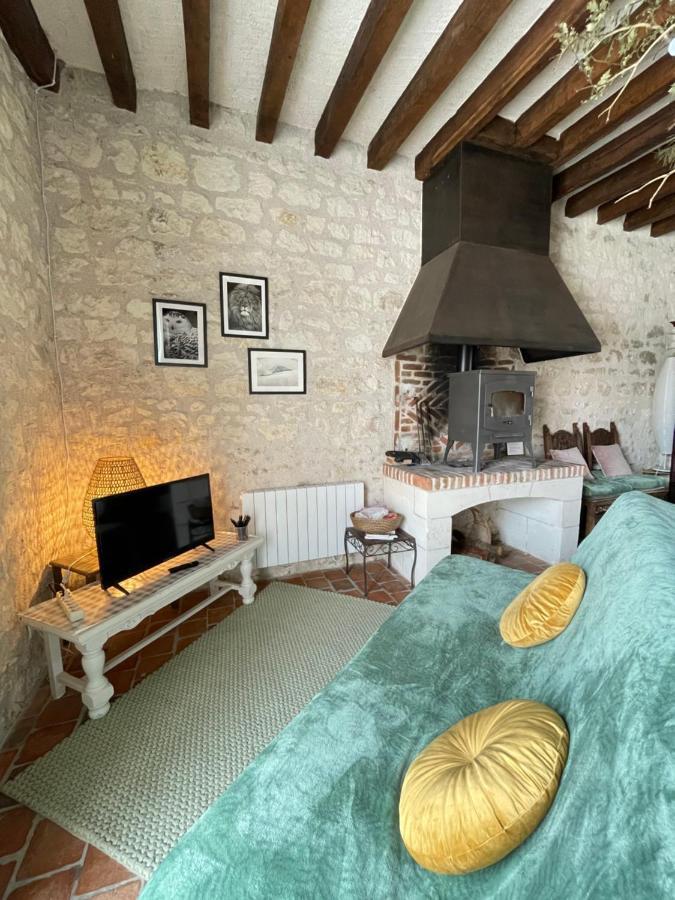Le Relais, La Dormance, Le Bois Dormant Hotell Châteauvieux Eksteriør bilde